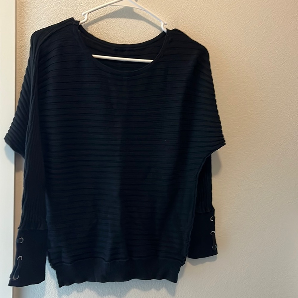 Newyork and company sweater, size small, worn twice.